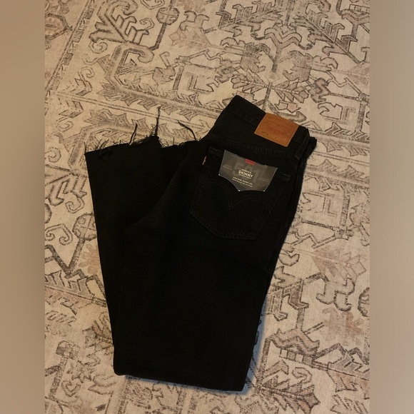 Levi’s - Picture 4 of 5